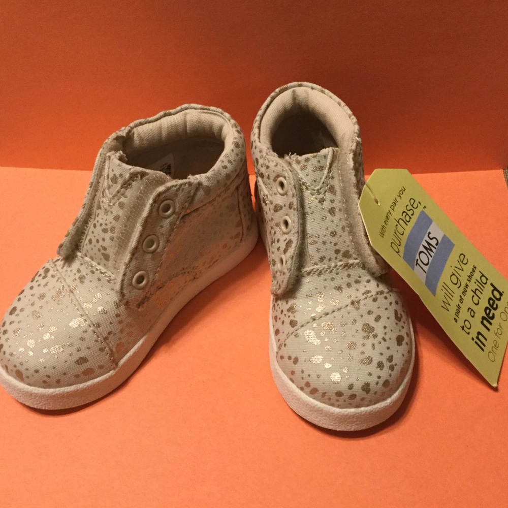 NWT TOMS Tiny Paseo High top Shoes